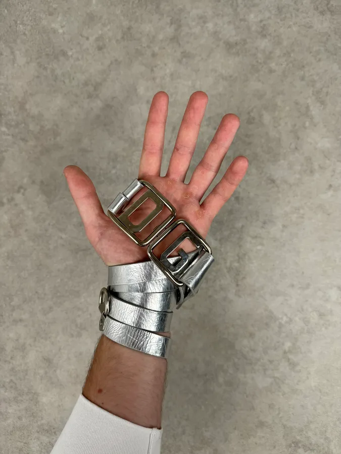 2000s Dolce & Gabbana Silver Grey Leather Buckle Belt - Image 2