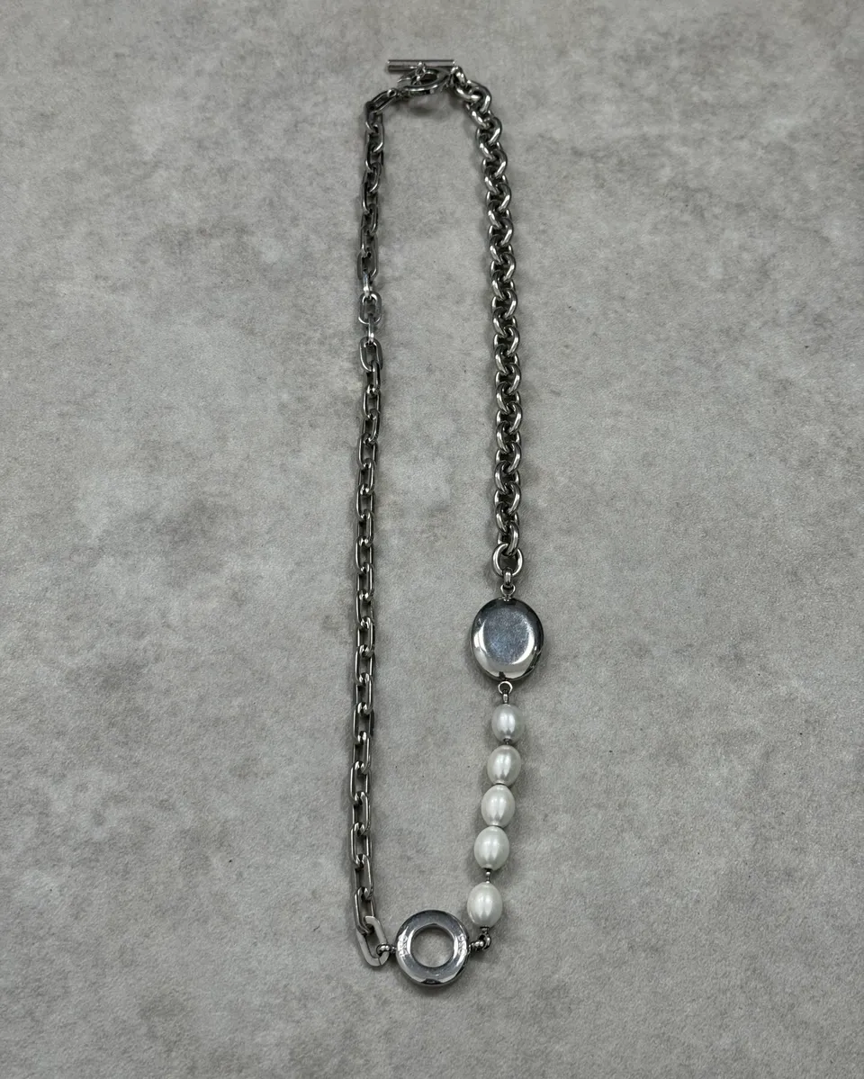 2000s Dolce & Gabbana Stainless Steel Oval Charm White Pearl & Chain Necklace - Image 5