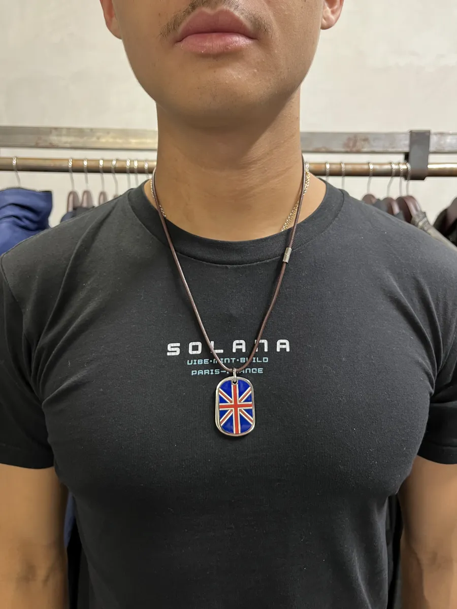 2000s Dolce & Gabbana UK Flag Dog Tags Necklace - Image 2