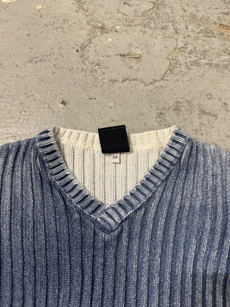 2000s Dolce & Gabbana V-Neck Blue Wool Sweater - Image 8