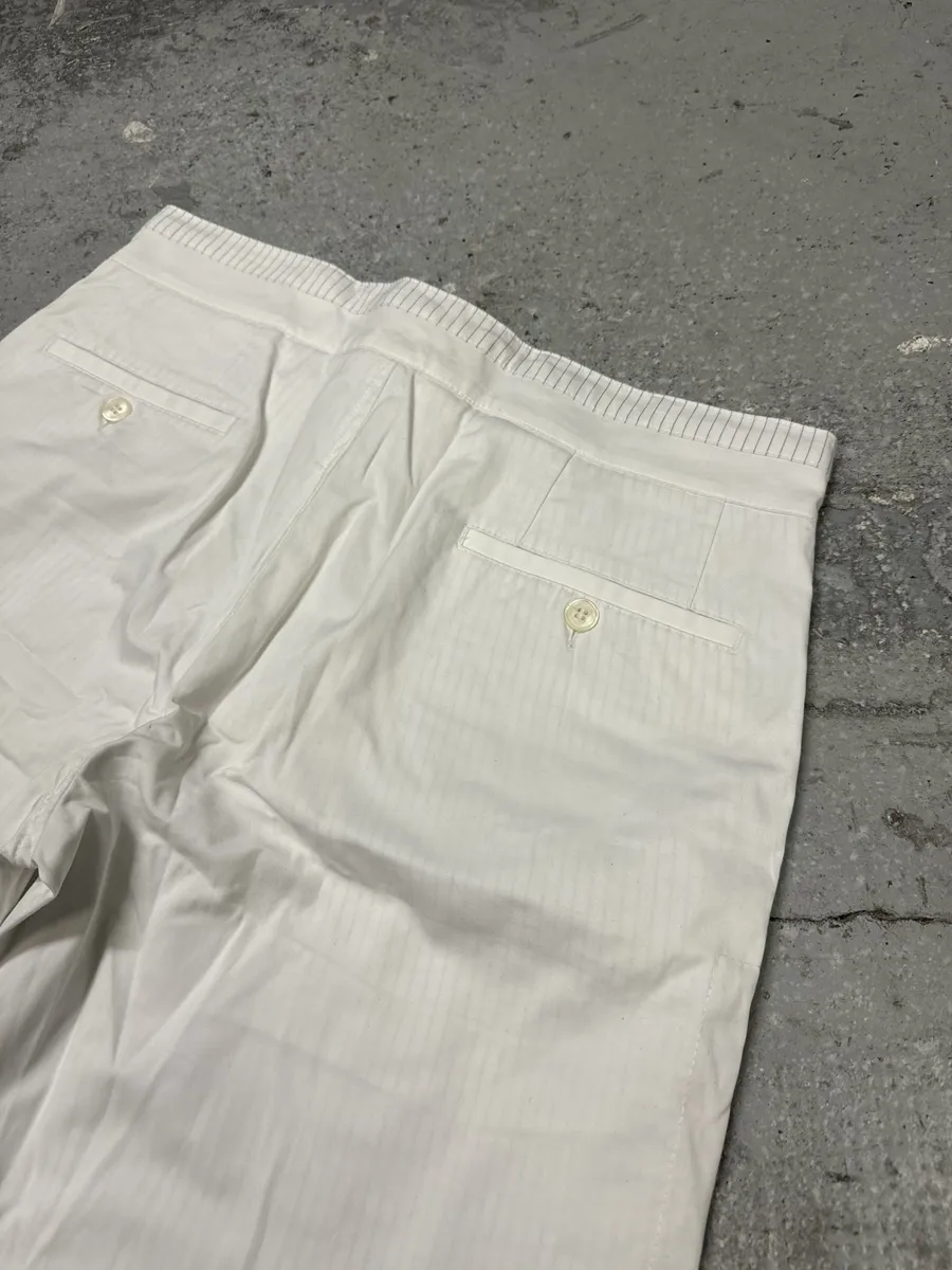 2000s Dolce & Gabbana White Cozy Summer Shorts - Image 3