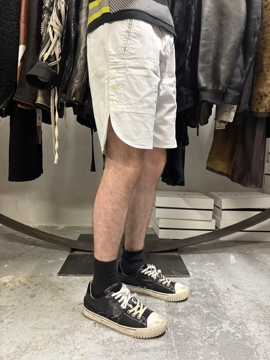 2000s Dolce & Gabbana White Cozy Summer Shorts - Image 7