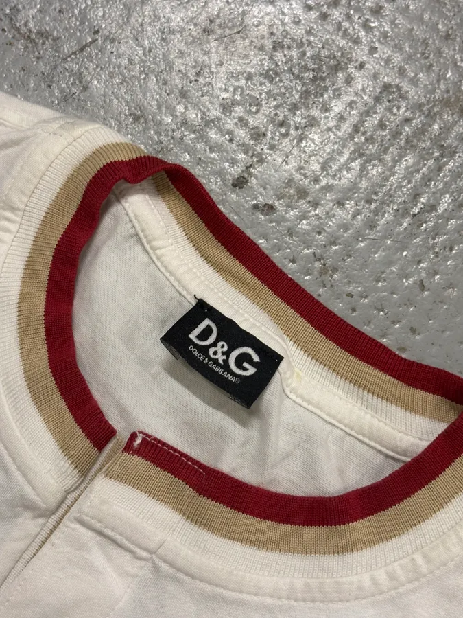 2000s Dolce & Gabbana White Henley T-Shirt - Image 7