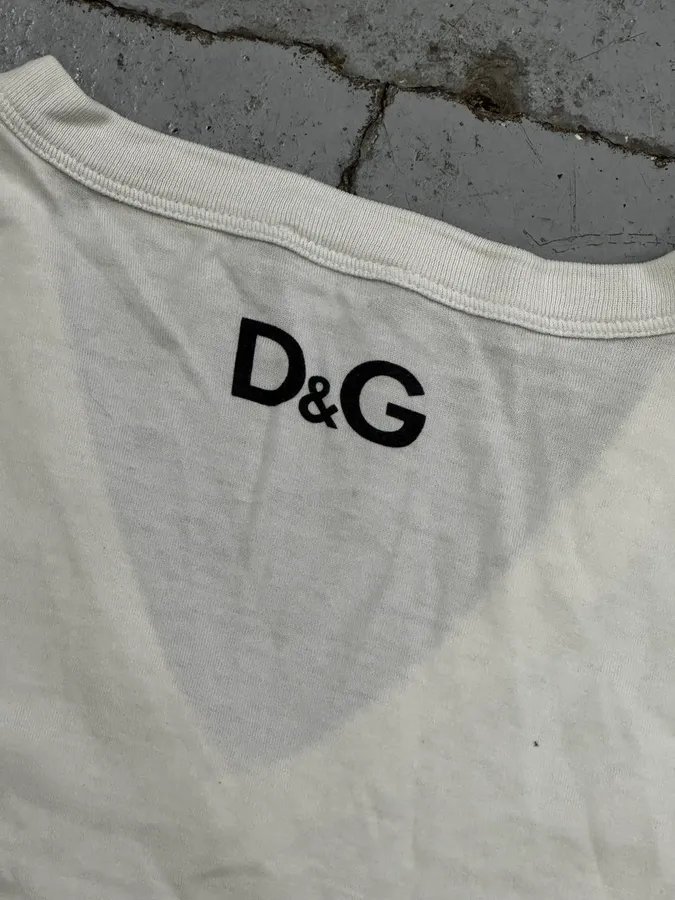 2000s Dolce & Gabbana White Télémaque & Eucharis V-Neck T-Shirt - Image 10