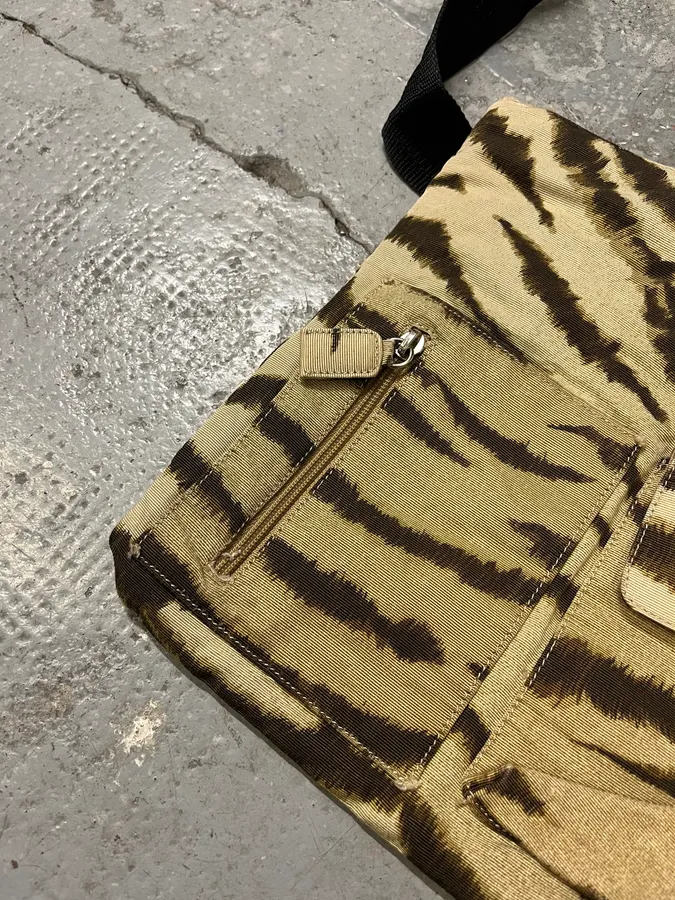 2000s Dolce & Gabbana Wild Zebra Cargo Shoulder Bag - Image 3
