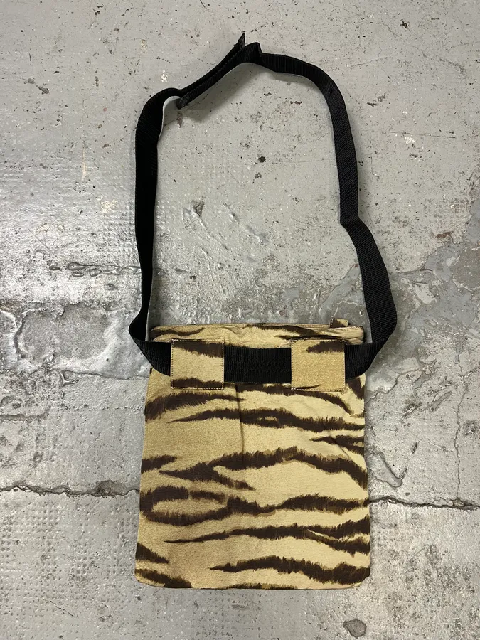 2000s Dolce & Gabbana Wild Zebra Cargo Shoulder Bag - Image 5