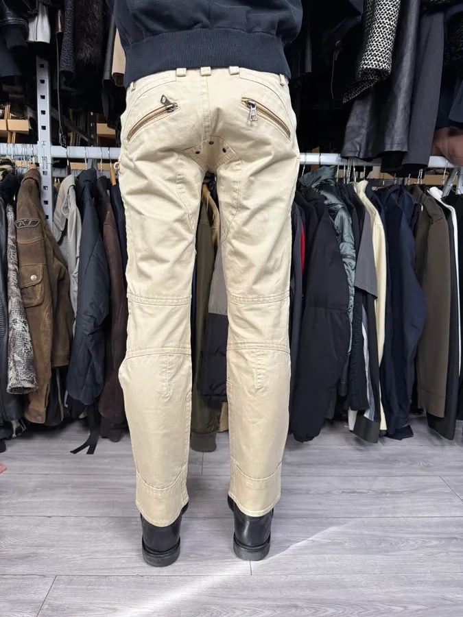 2000s Dsquared2 Beige Desert Cargo Pants - Image 4