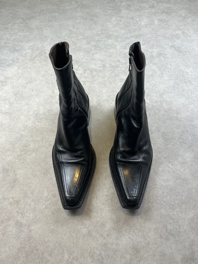 2000s Dsquared2 Black Leather Chelsea Boots - Image 2