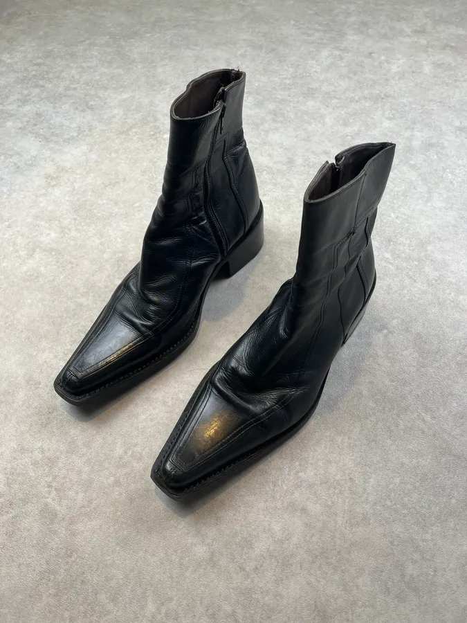 2000s Dsquared2 Black Leather Chelsea Boots - Image 4