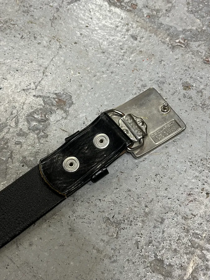 2000s Dsquared2 Black Leather Ski Buckle Belt - Image 8