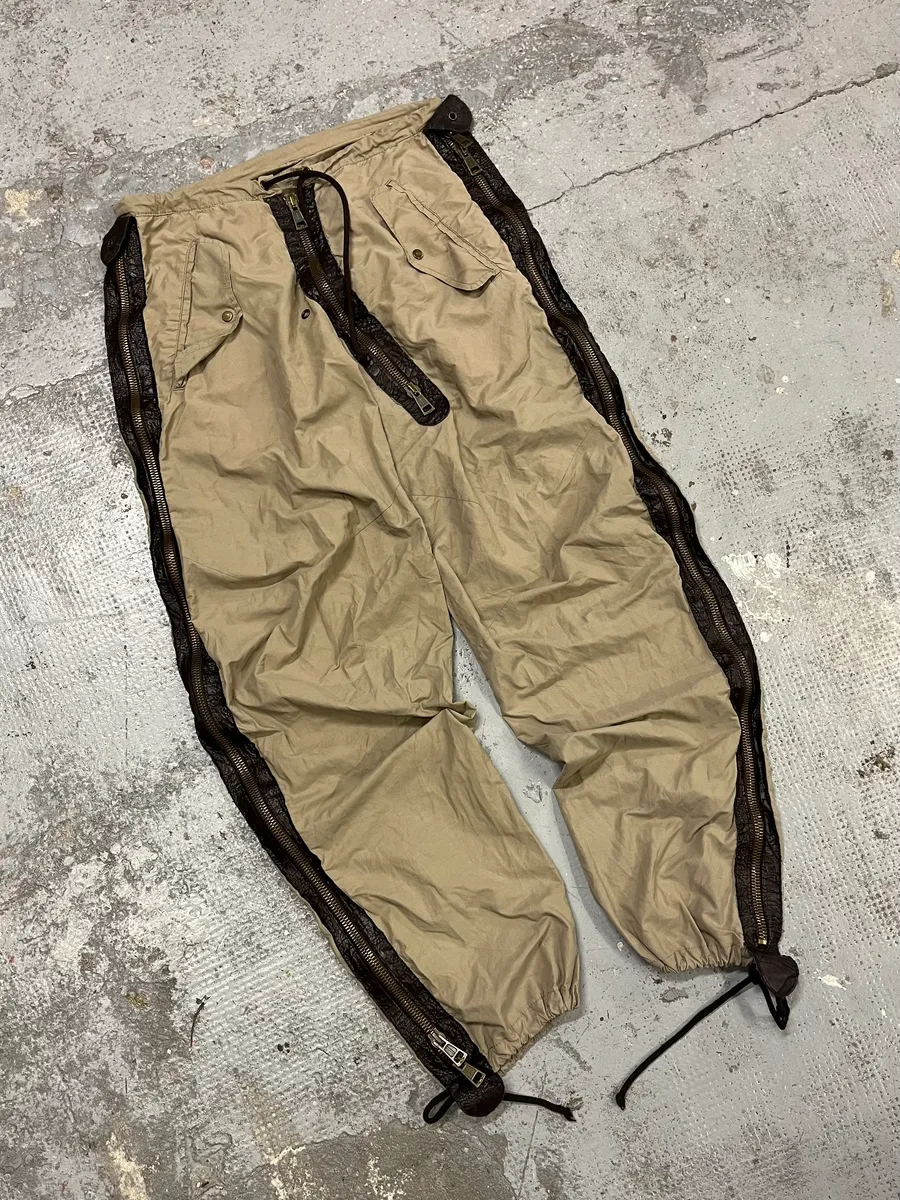 2000s Dsquared2 Full Zip Cargo Beige Pants - Image 5
