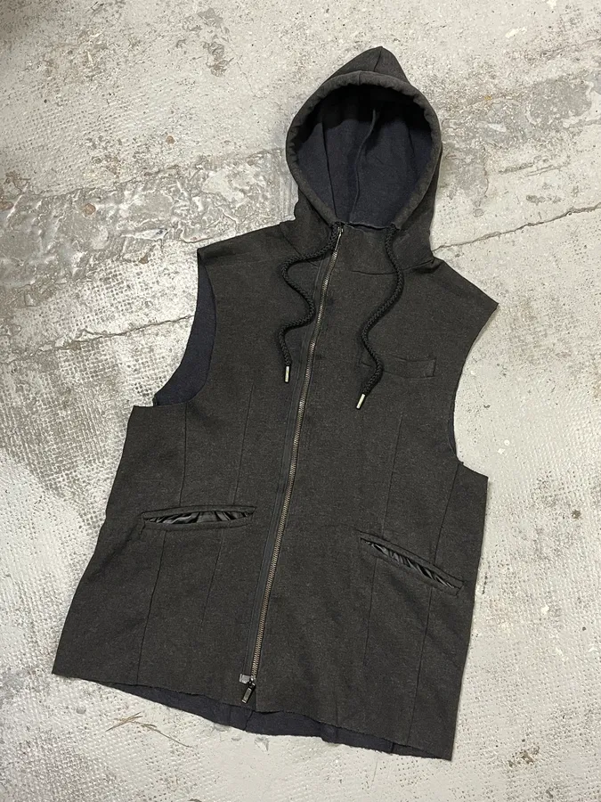 2000s Emporio Armani Grey Wool Hodded Vest Jacket - Image 4