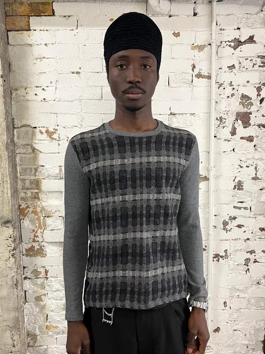 2000s Emporio Armani Rectangle Grey Wool Sweater - Image 2