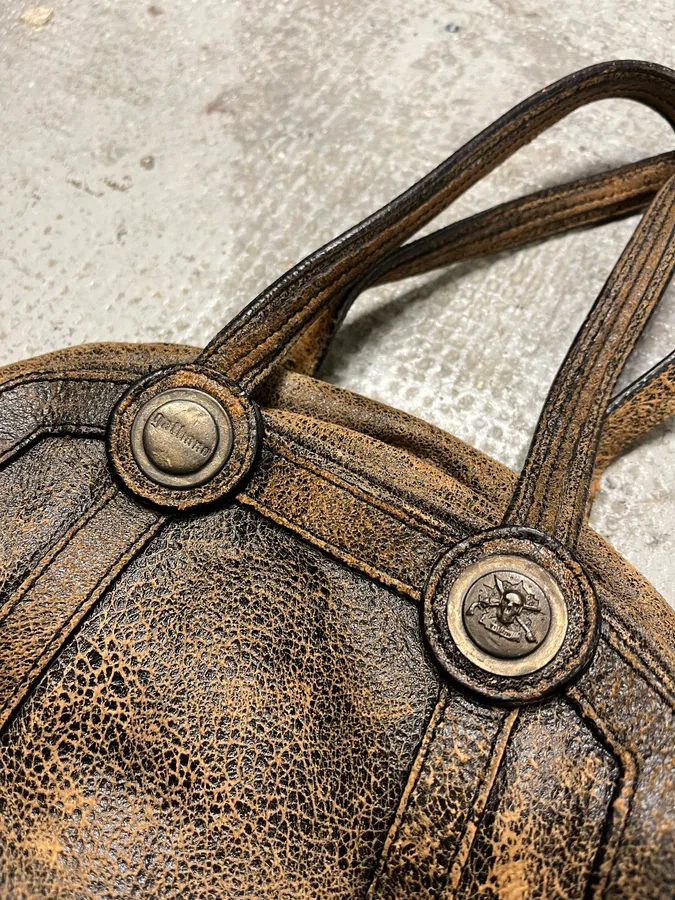 2000s Galliano Brown Cracked Leather Money Handle Bag - Image 3