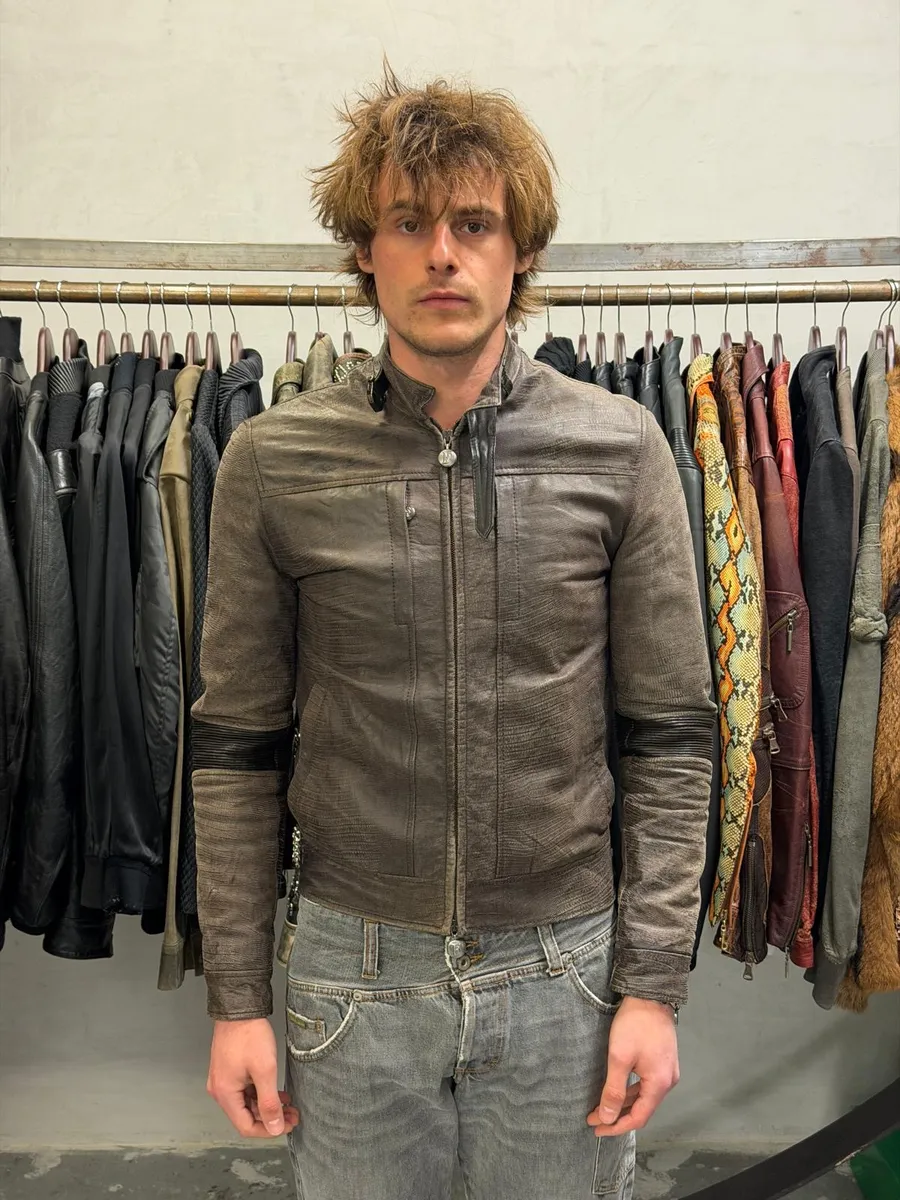 2000s Gianfranco Ferré Biker Textured Brown Leather Jacket - Image 2