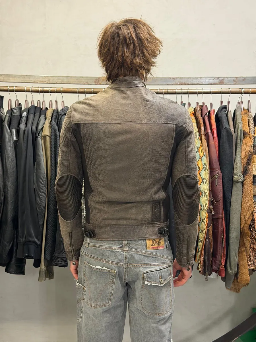 2000s Gianfranco Ferré Biker Textured Brown Leather Jacket - Image 3