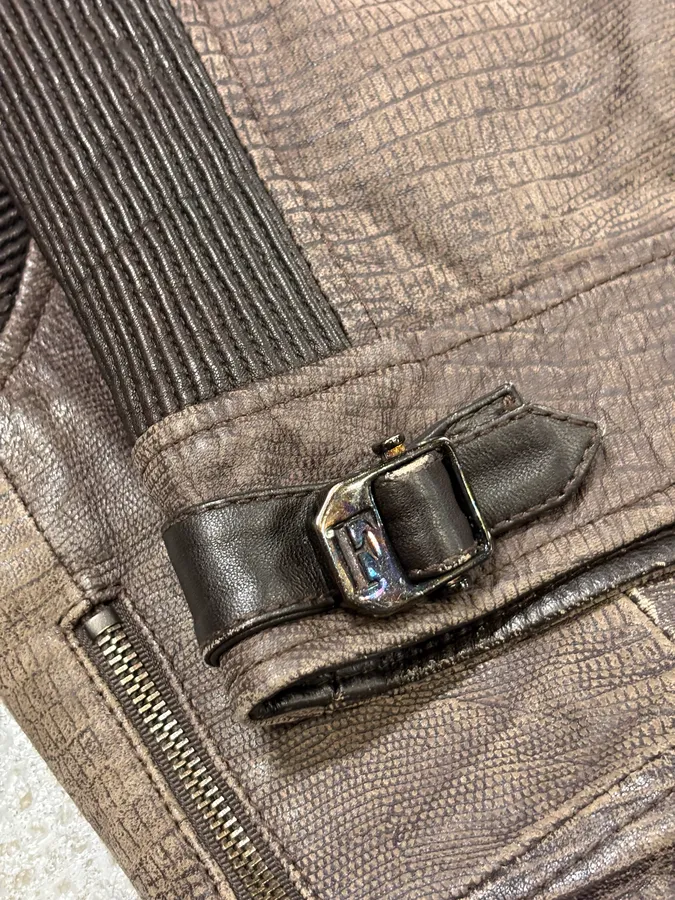 2000s Gianfranco Ferré Biker Textured Brown Leather Jacket - Image 7