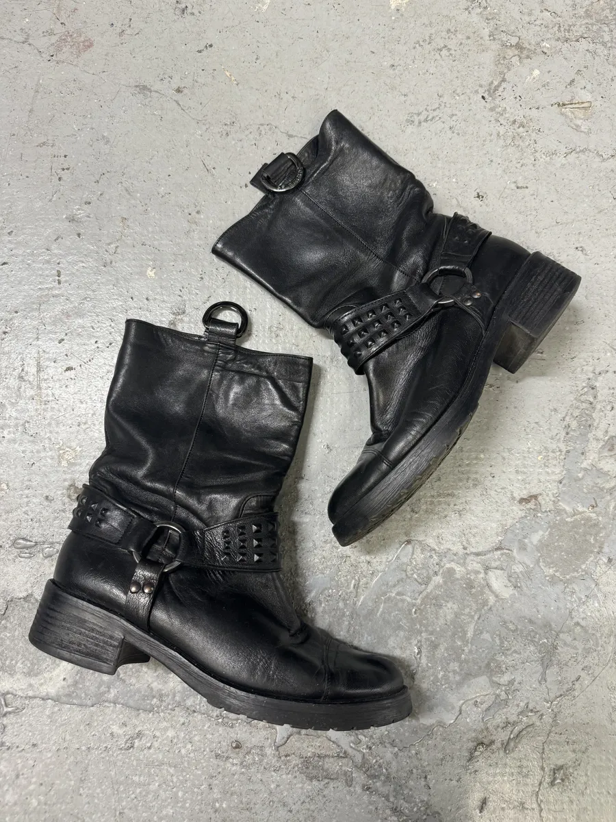 2000s Gianfranco Ferré Buckle Black Leather Boots - Image 8