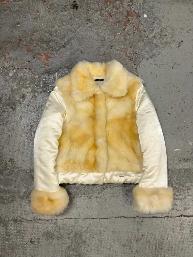 2000s Gianfranco Ferré Cream Faux Fur Collar Puffer Jacket - Image 3