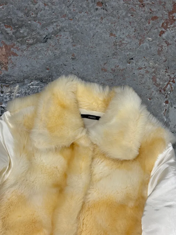 2000s Gianfranco Ferré Cream Faux Fur Collar Puffer Jacket - Image 4