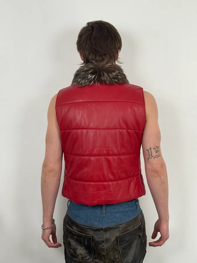 2000s Gianfranco Ferré Fur Collar Red Leather Puffer Vest - Image 3