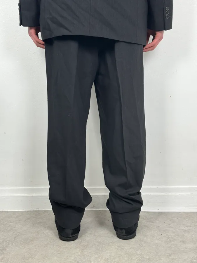2000s Giorgio Armani Grey Wool Full Italian Suit Set - Image 14