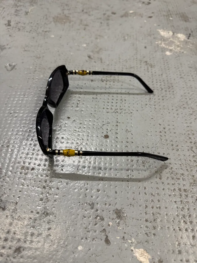 2000s Gucci Bamboo Black Sunglasses - Image 4