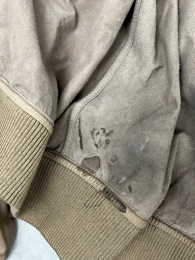 2000s Gucci Beige Leather Bomber Jacket - Image 11