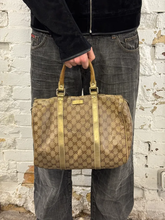 2000s Gucci Beige Monogram Canvas Tote Bag - Image 3