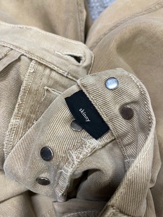 2000s Gucci Beige Relaxed Slim Pants - Image 12