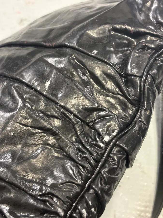 2000s Gucci Black Leather Hysteria Handle Bag - Image 10