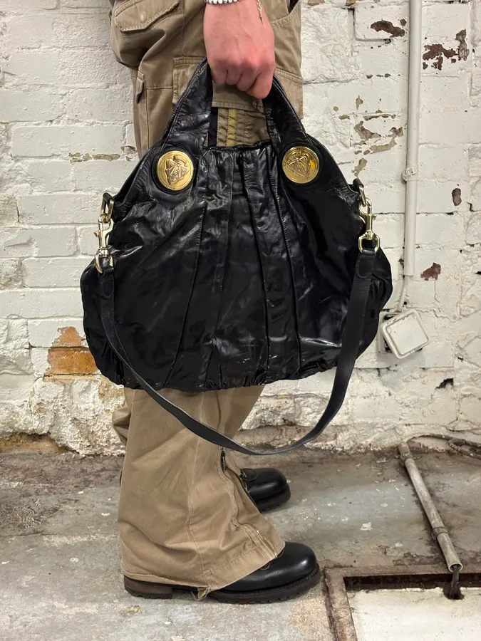 2000s Gucci Black Leather Hysteria Handle Bag - Image 2