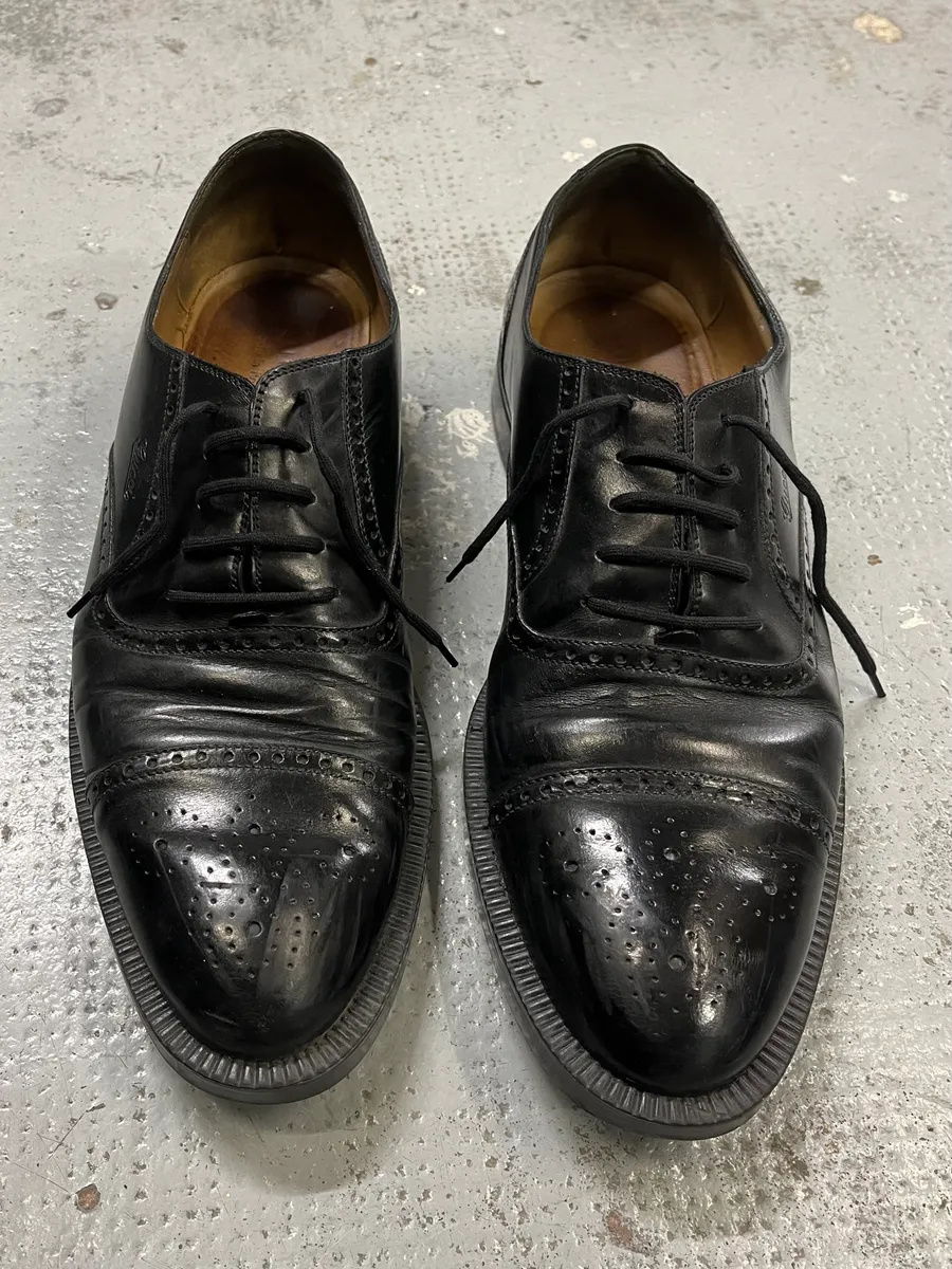 2000s Gucci Black Leather Loafers - Image 2