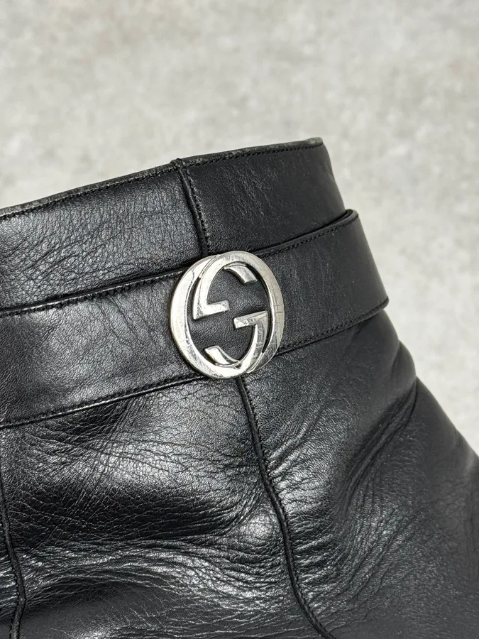 2000s Gucci Black Leather Minimalist Boots - Image 5