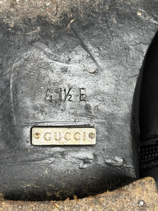 2000s Gucci Black Leather Minimalist Boots - Image 9