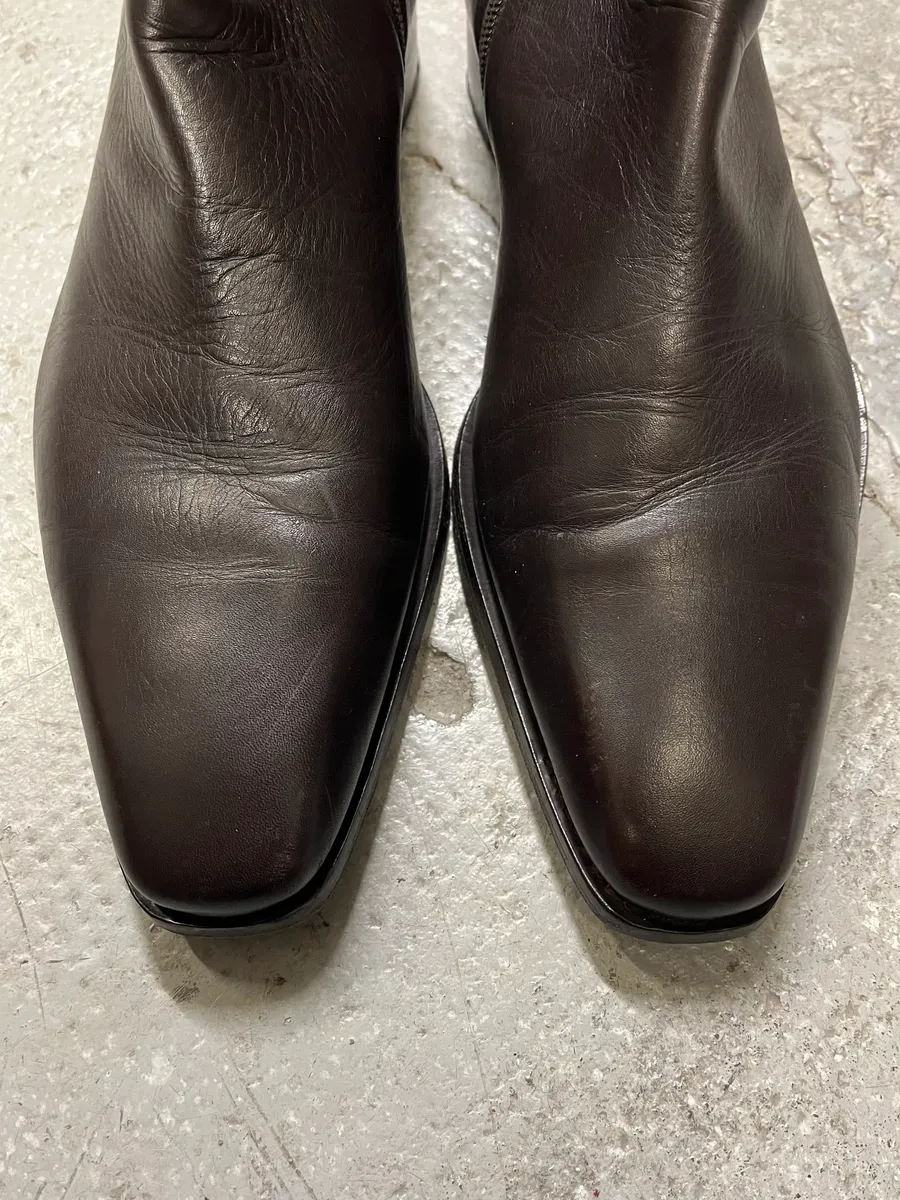 2000s Gucci Black Leather Minimalist Boots - Image 7