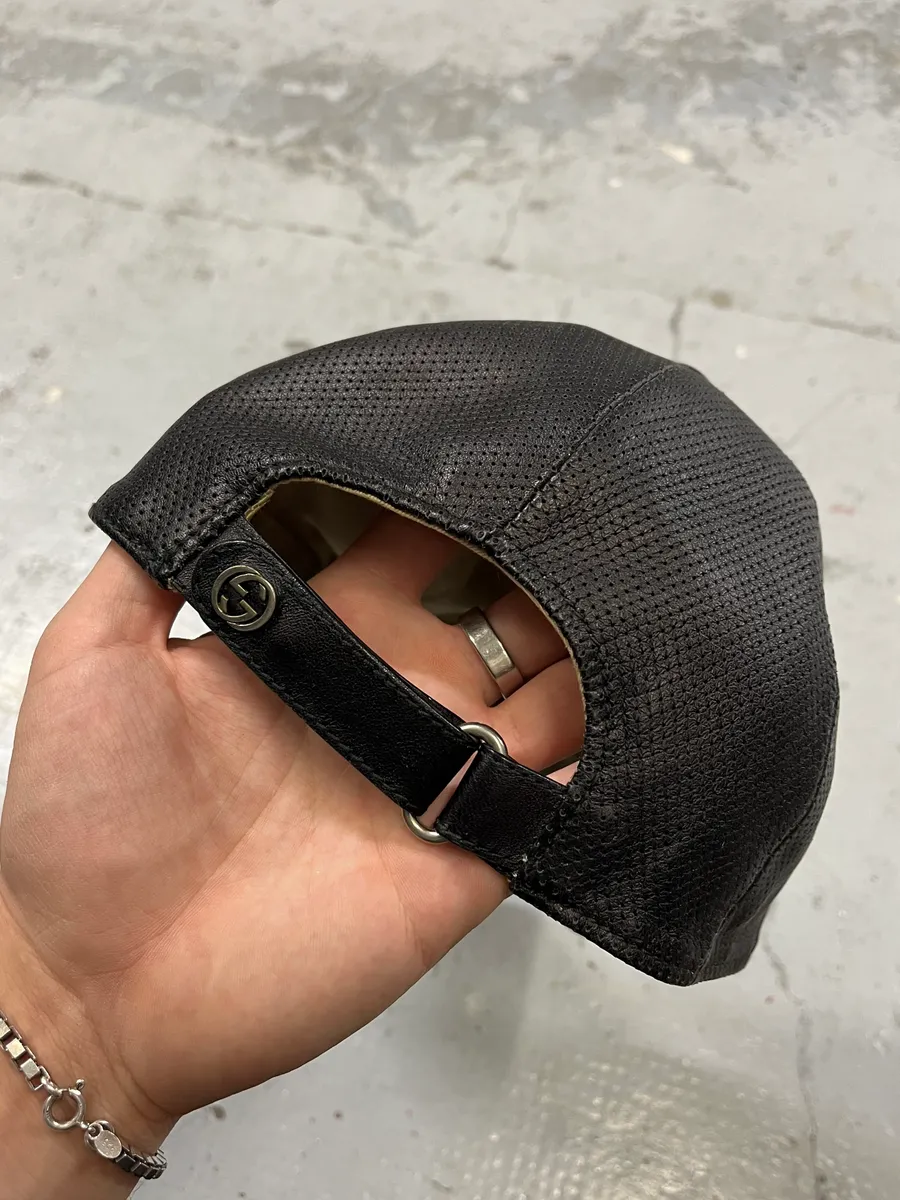 2000s Gucci Black Leather Perfored Cap - Image 5