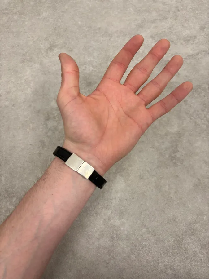 2000s Gucci Black Leather Silver Grey Avant-Garde Bracelet - Image 2