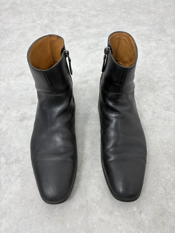 2000s Gucci Black Minimalist Leather Boots - Image 2