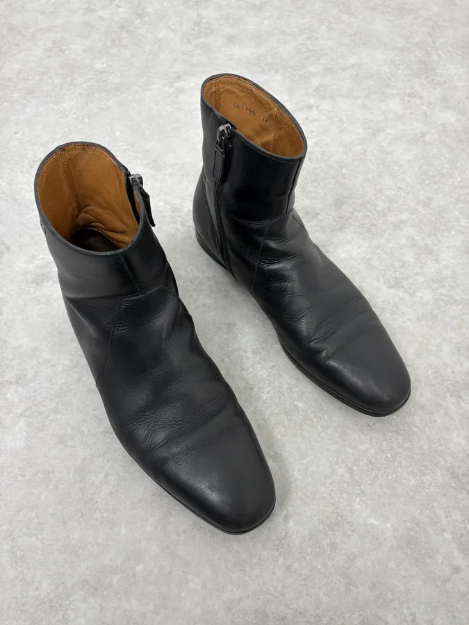 2000s Gucci Black Minimalist Leather Boots - Image 4