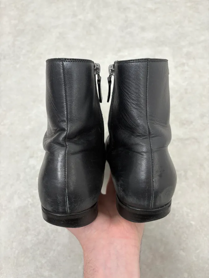 2000s Gucci Black Minimalist Leather Boots - Image 7