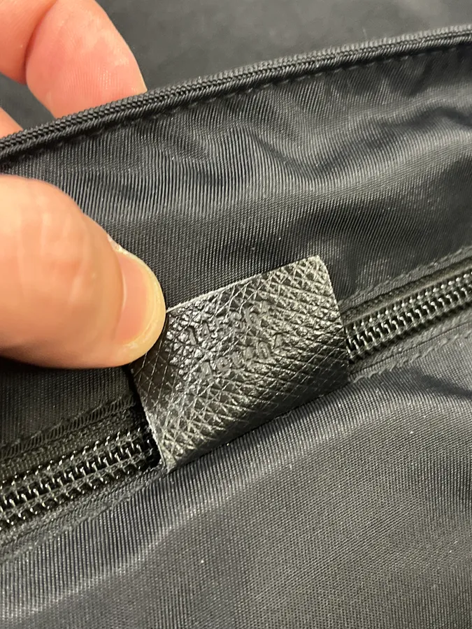 2000s Gucci Black Minimalist Messenger Shoulder Bag - Image 12