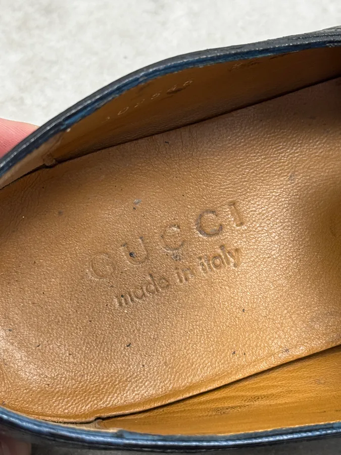 2000s Gucci Black Ostrich Waxed Leather Loafers - Image 9