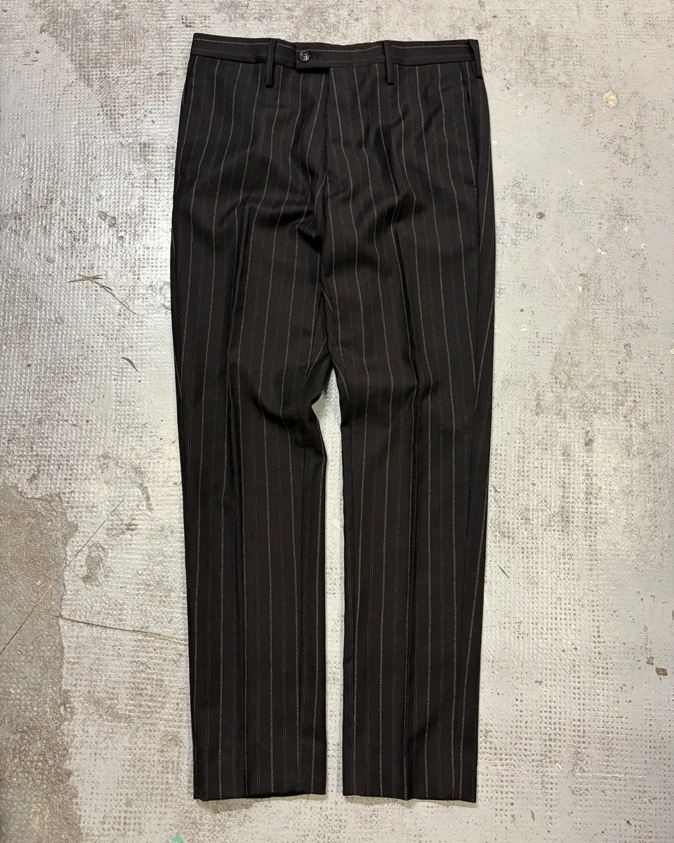 2000s Gucci Black Wool Pinstriped Suit by Tom Ford - Image 12