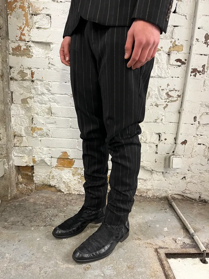 2000s Gucci Black Wool Pinstriped Suit by Tom Ford - Image 16