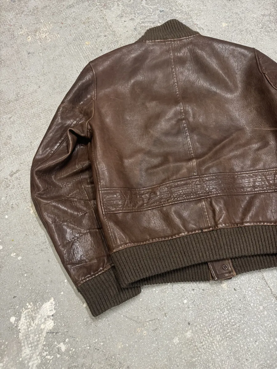 2000s Gucci Brown Buttoned Minimalistic Leather Jacket - Image 7