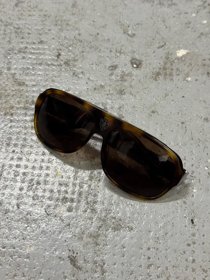 2000s Gucci Brown & Camel Sunglasses - Image 4