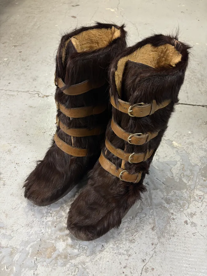 2000s Gucci Brown Fur Scratch Boots - Image 3