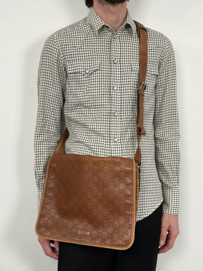 2000s Gucci Brown Monogrammed Leather Shoulder Bag - Image 2