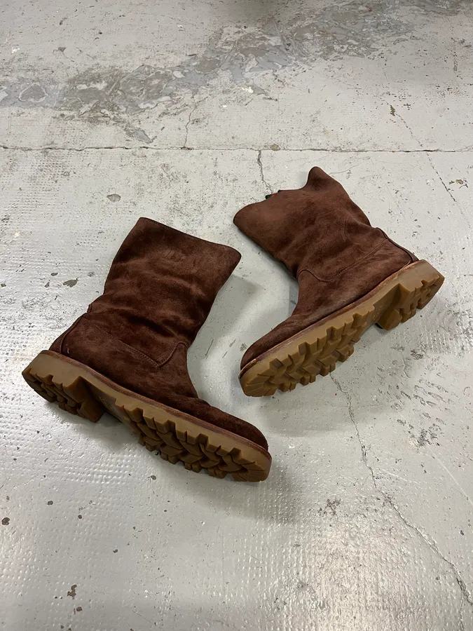2000s Gucci Brown Snow Brown Suede Boots - Image 2